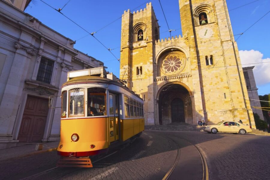 Highlights & Secrets of Lisbon Private Walking Tour - Lisbon Cathedral: an architectural masterpiece of mixed styles