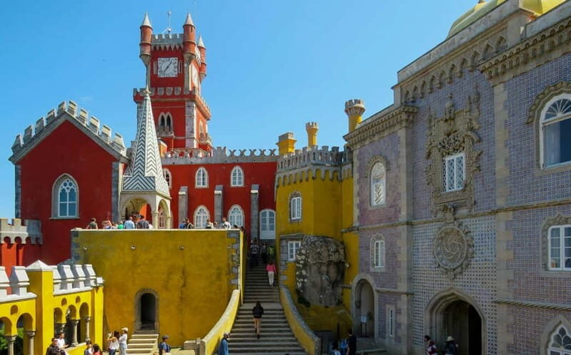 Lisboa: Sintra, Pena Palace, Cabo da Roca Coast and Cascais - Stop 1: Sintra’s medieval vibe and the little details