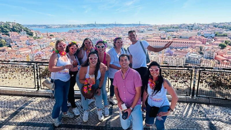 Lisboa: Tuk Tuk ride in Alfama & pick-up you at the hotel. - How the 1-hour format feels on the ground