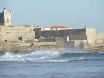 Lisbon: 1.5-Hour Surf Lesson - The 1.5–2 hour flow: from wetsuit on to catching a wave
