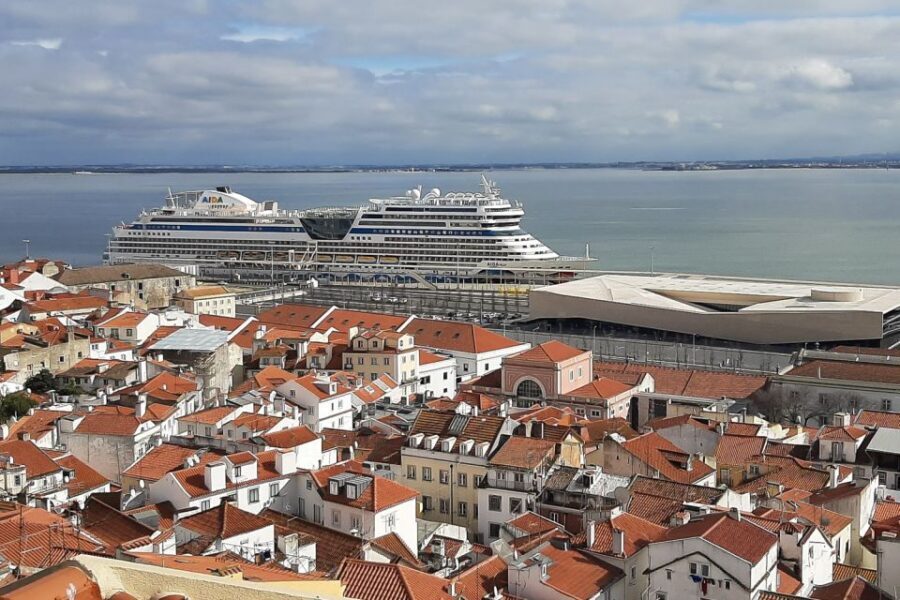 Lisbon: 1,5 Hours Historical Tuk Tour for Two Persons. - The tuk-tuk route: hidden viewpoints you can actually reach