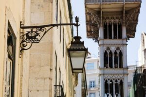 Lisbon: 2-Hour Private City Highlights Kickstart Tour - Meeting at Largo do Chiado: the best kind of first step