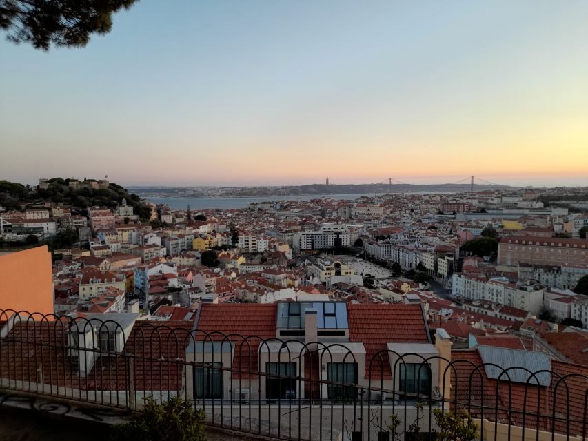 Lisbon: 2 hours Private City Highlights Tuk-Tuk Tour for two - Why a tuk-tuk works so well for Lisbon highlights