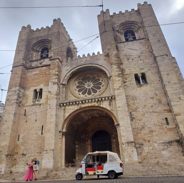 Lisbon: 2 hours Private City Highlights Tuk-Tuk Tour for two - Portas do Sol Terrace: quick, photogenic, and handy for catching the rhythm