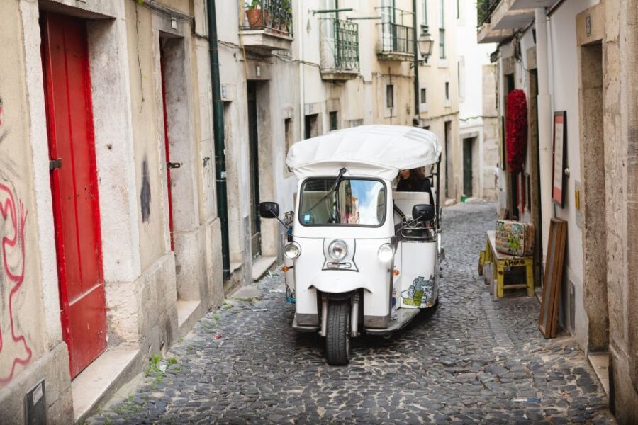 Lisbon: 2h Old Lisbon Tuk Tuk Tour - The tasting stop: ginjinha liqueur or Pastel de Nata