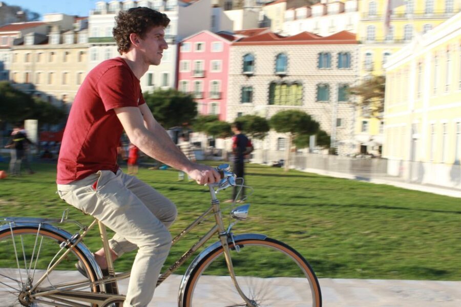 Lisbon: 3-Hour Vintage Bike Tour - Pastel de belém stop: the best break built into the route