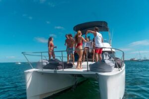 Lisbon: 4h Private Luxury Catamaran Tour with Welcome Drink - The Route: Lisbon Coastline Views With Tagus River Bay Time