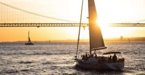 Lisbon: Alfama Charms, Tapas, Wine and Sunset Boat Cruise - The tapas stop: Portuguese tavern classics, paired with wine