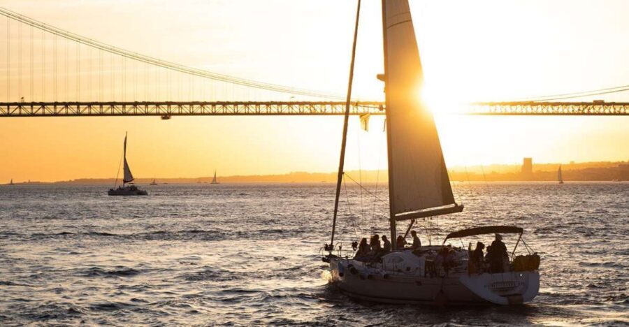 Lisbon: Alfama Charms, Tapas, Wine and Sunset Boat Cruise - The tapas stop: Portuguese tavern classics, paired with wine