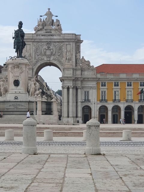 Lisbon: Alfama Old Town Tuk Tuk Tour - Alfama and Graça by tuk-tuk: why this route feels smart