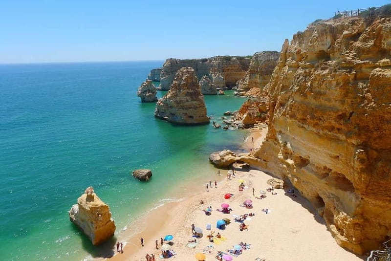 Lisbon: Algarve, Benagil Cave, Carvoeiro & Lagos Day Trip - The guide factor: what Kaiser, Ash, and Shams get right