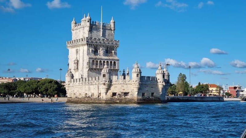 Lisbon: Alma Nobre – The Finest Tagus Cruise Experience - How the Landmark Commentary Works While You Cruise