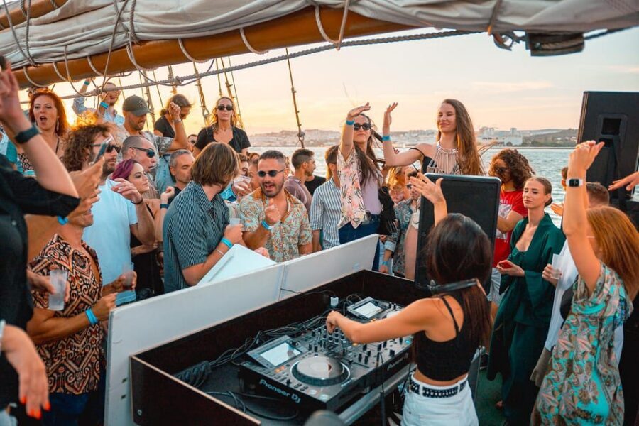 Lisbon Boat Party - Live DJ & Afterparty with VIP Club entry - Why a Tagus DJ cruise beats a typical night out