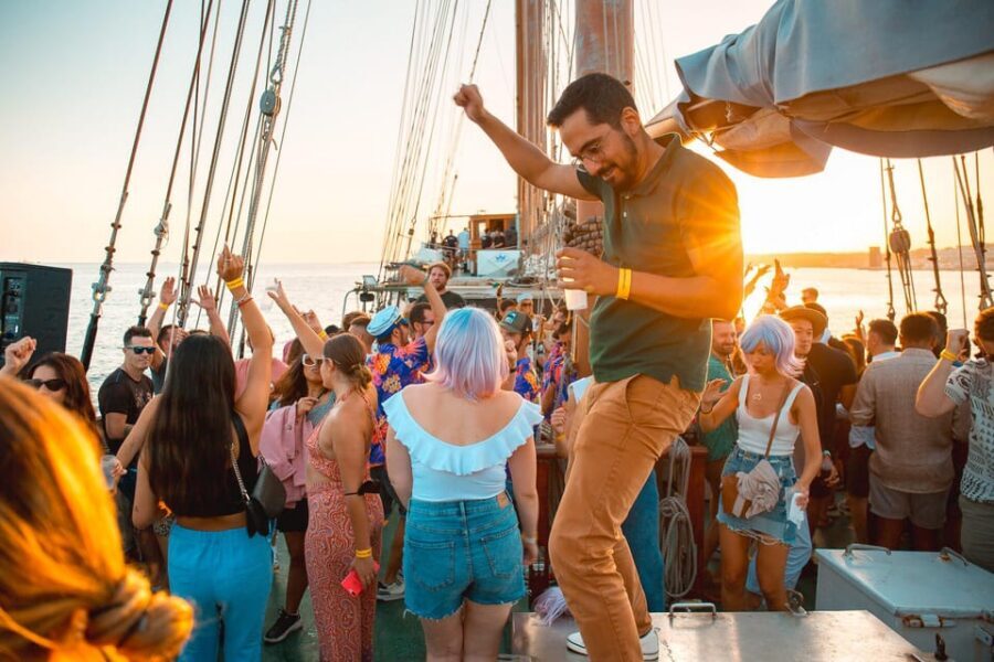 Lisbon Boat Party - Live DJ & Afterparty with VIP Club entry - VIP club entry: what the included afterparty really means