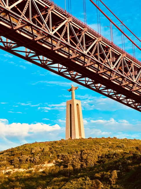 Lisbon: Boat Tour 2:30H w/ Welcome Drink and Snacks - Time on the Water vs. What You Still Need to Do in Lisbon