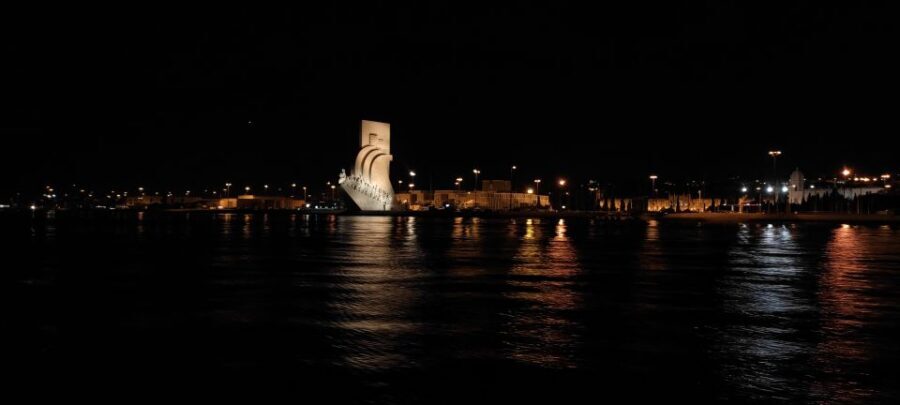 Lisbon: City Boat Cruise Daytime/Sunset/Night with Champagne - Champagne and water onboard: small touch, real mood change