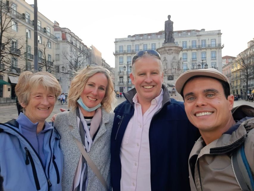 Lisbon: City Sightseeing Private Tour with Guide - Start where Lisbon looks big: Praça do Comércio to Casa dos Bicos