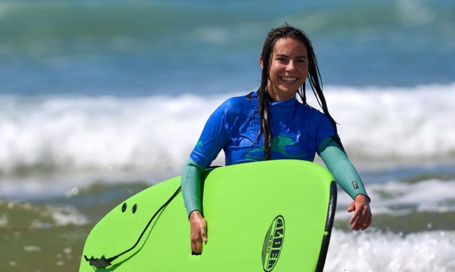 Lisbon: Come try our Surf Lesson in Costa da Caparica - Where you meet at Maryana Beach Lounge and how you get to Nova Praia