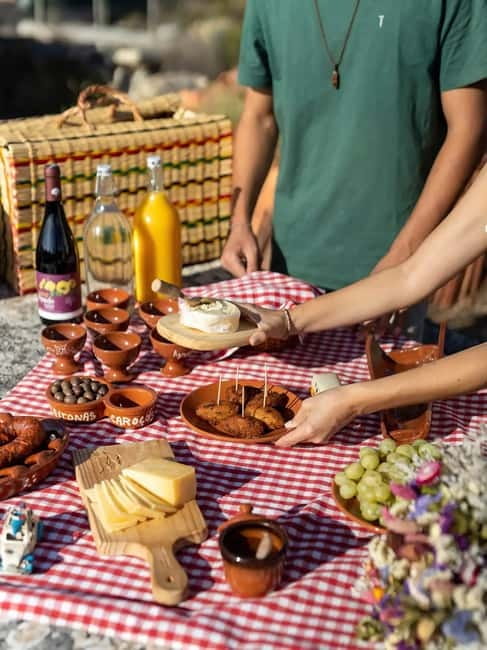 Lisbon Countryside Food Tour on a Vintage Car - What to Expect Day-of: Pace, Group Size, and Guides