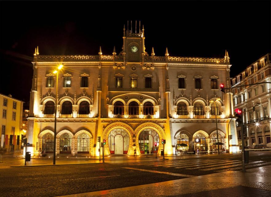 Lisbon: Evening City Tour with Dinner and Live Fado Show - Alfama dinner and live fado: the emotional payoff
