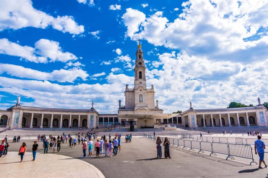 Lisbon: Fátima, Batalha, Nazaré and Óbidos Small-Group Tour - Key Highlights Worth Getting Excited About