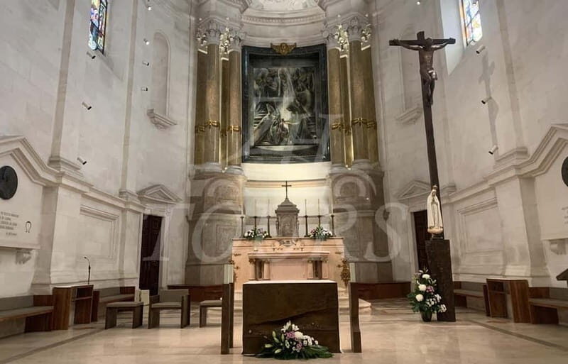 lisbon: Fatima, Nazare, Obidos, mira de aire private tour - Fatima Basilica: Big-Scale Church Time Without the Stress