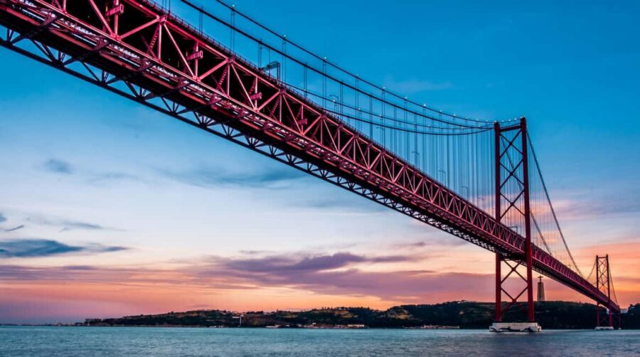 Lisbon: From the center to Belém by E-Bike - From the center to Praça do Comércio: get your bearings quickly