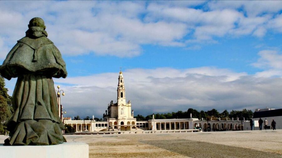Lisbon: Full-Day Private Guided Tour to Fátima - What makes this Lisbon-to-Fátima tour worth your time