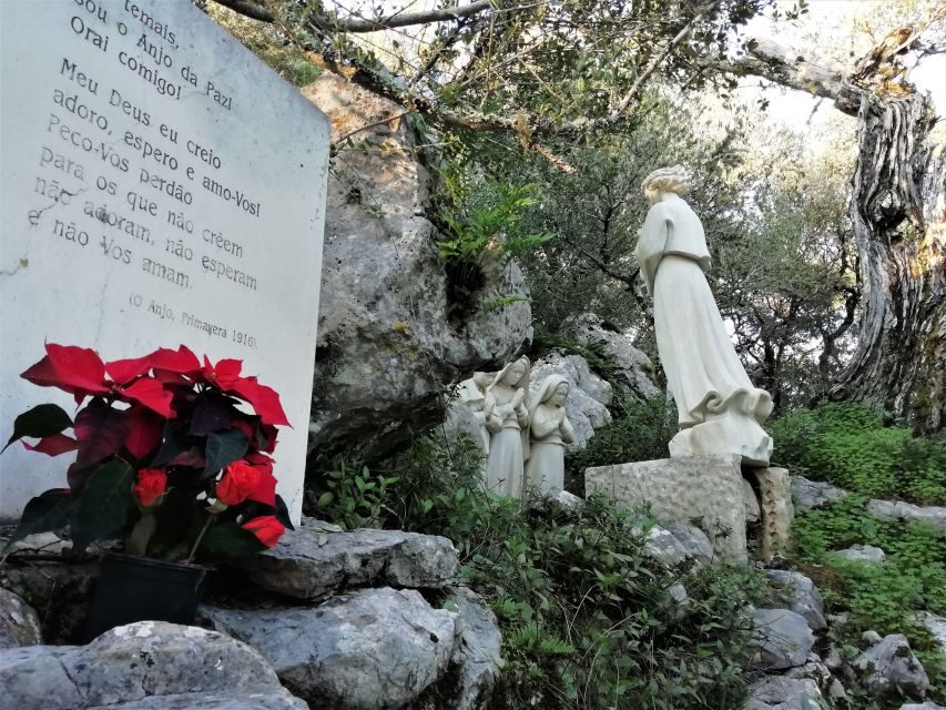 Lisbon: Full-Day Private Guided Tour to Fátima - The Chapel of the Apparitions: the spiritual center first
