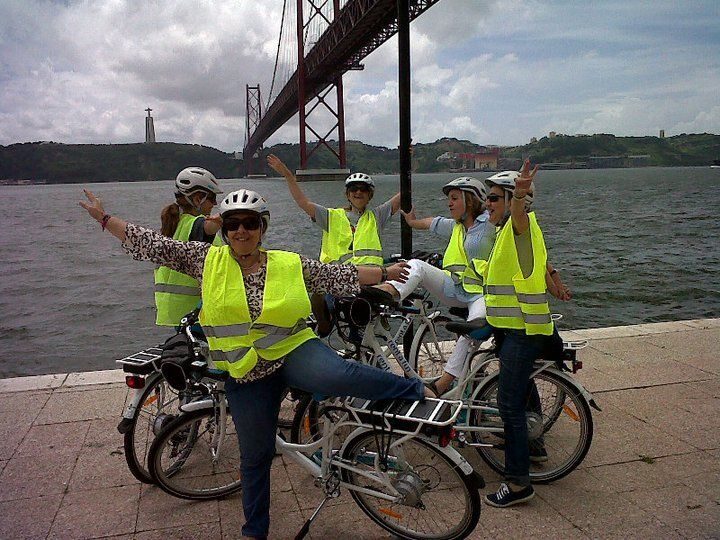 Lisbon: Go Tejo 3-Hour Electric Bike Tour - Praça do Império: the bridge between Lisbon center and UNESCO Belém