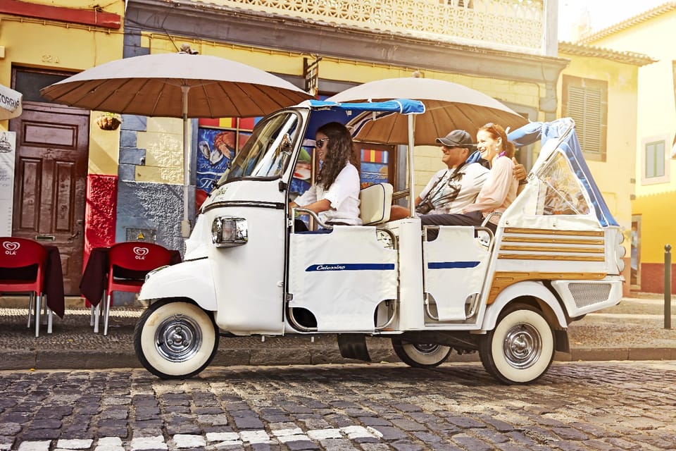 LISBON GRAND EXPERIENCE Tuktuk Tour in German - Bairro Alto angles and Carmo Convent breaks