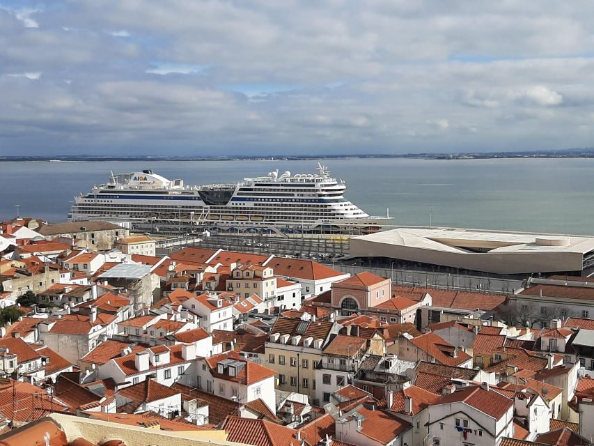 Lisbon: half day guided sightseeing tour by tuk tuk - Portas do Sol and Senhora do Monte viewpoints: Tagus views without the hiking