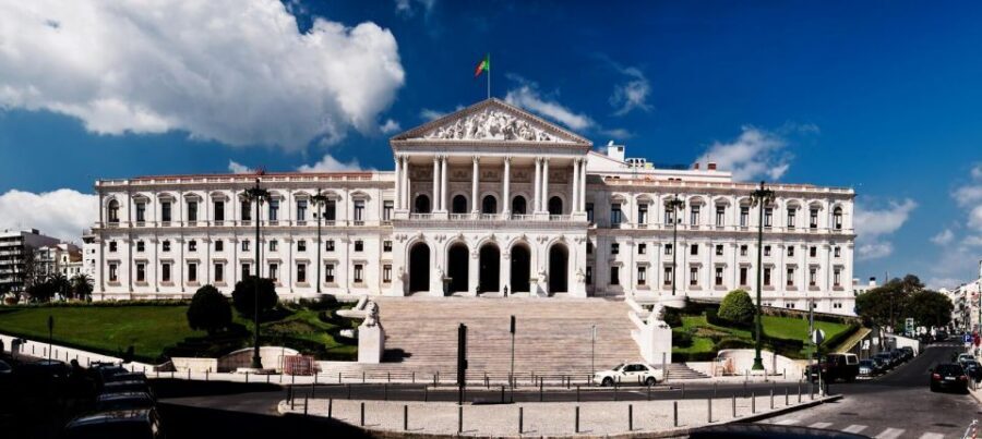Lisbon: half day guided sightseeing tour by tuk tuk - Language, vibe, and the guides behind the wheel