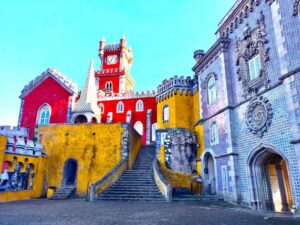 Lisbon: Half-Day Sintra Tour with Pena Palace and Regaleira - Getting to Hard Rock Cafe Lisbon and finding the right van