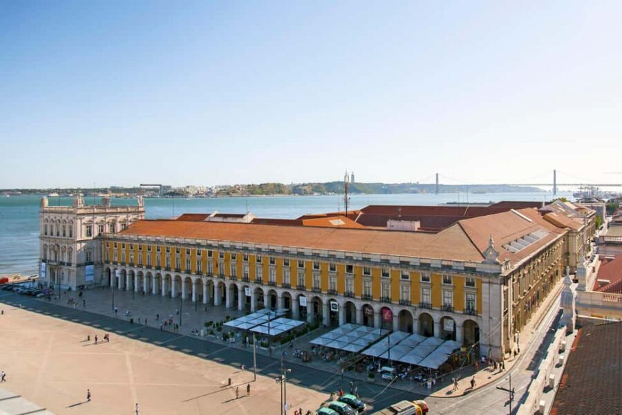 Lisbon Highlights 4H - Príncipe Real, São Pedro de Alcântara, and Chiado: views plus stylish city life