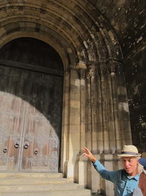 Lisbon: Highlights and Hidden Gems Tour - Castle area walls: Roman theatre, cathedral stables, and medieval scale