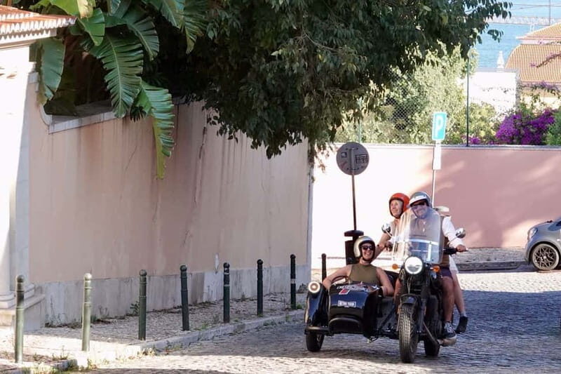 Lisbon : Historic Motorcycle Side-car Tour 1H - Miradouro da Graça: The Hill View That Turns the Whole Tour On