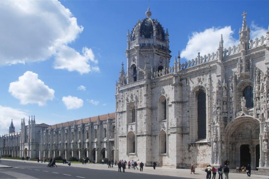Lisbon in One Day: Full-Day Minivan Historic Tour - Why an 8-hour minivan day is the smart move