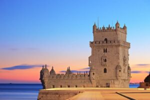 Lisbon in One Day: Full-Day Minivan Historic Tour - Morning routing: from Moorish-era viewpoints toward Alfama