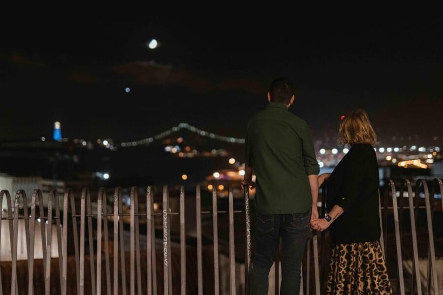 Lisbon lights: A Cinematic Photoshoot at night - Key things to know before you go