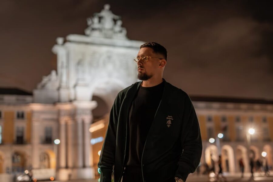 Lisbon lights: A Cinematic Photoshoot at night - What You’ll Receive: 50 Edited Photos in 5 Days