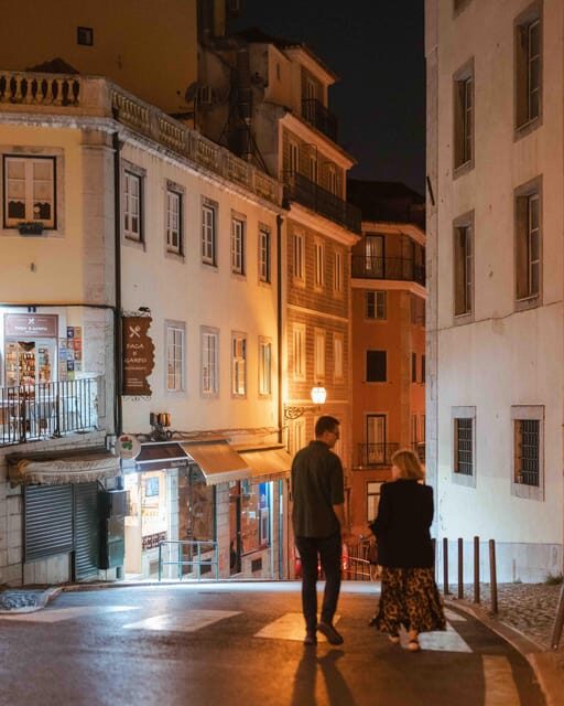 Lisbon lights: A Cinematic Photoshoot at night - Language, Group Style, and Mobility Details