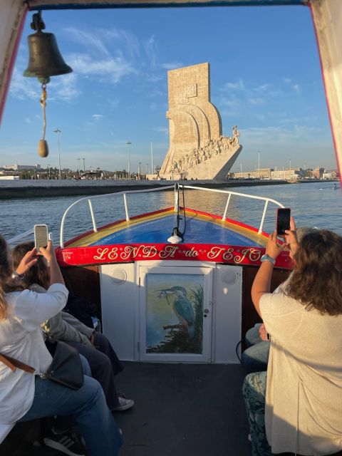 Lisbon: Live Guided Traditional Boat Sightseeing Cruise Tour - Captain Francisco and Rita: The Small-Group Difference