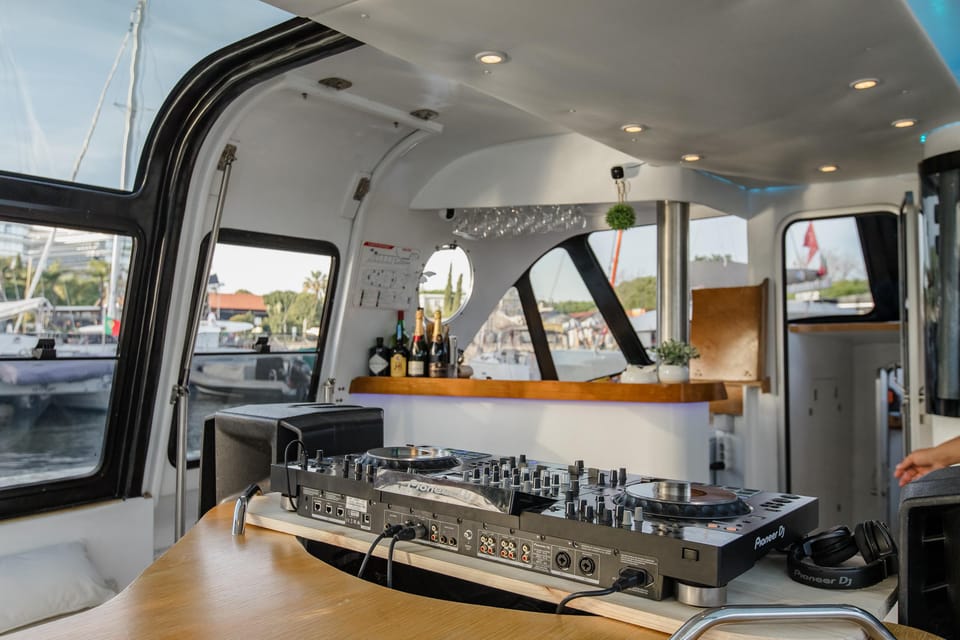 Lisbon: New Year's Cruise with DJ, Open Bar, Snacks and Wine - Who Should Book This Cruise (And Who Should Skip It)