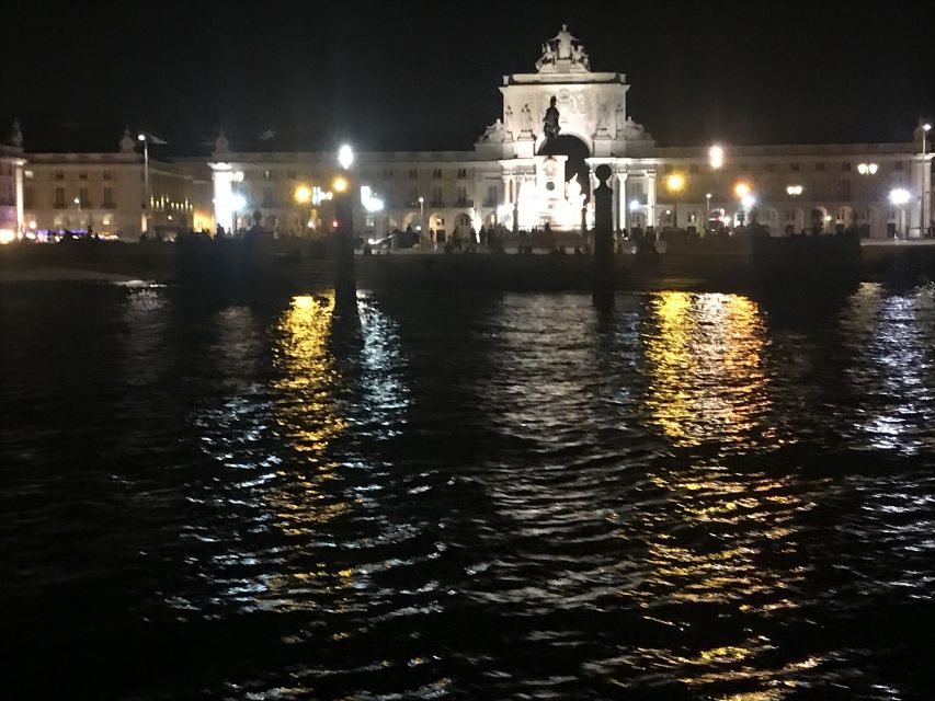 Lisbon: New Year's Eve Fireworks Sail Boat Tour - Sailing Past Lisbon Landmarks Like Bridge April 25 and Ajuda National Palace