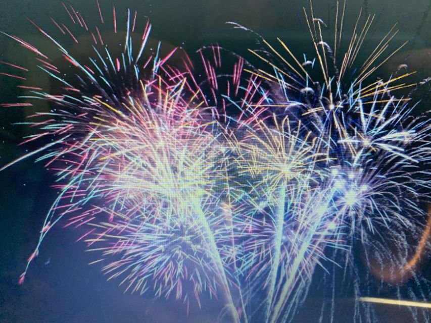 Lisbon: New Year's Eve Fireworks Sail Boat Tour - The Prime Fireworks Pause at Commerce Square and Pier Columns