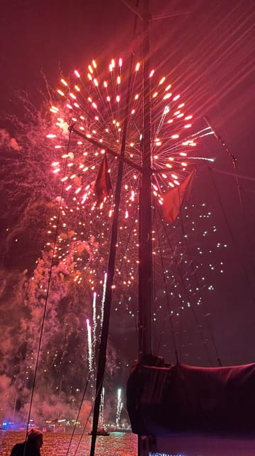 Lisbon: New Year's party on sailboat tour 2026 to 2027 - From Alcântara docks past Praça do Comércio: how the route feels