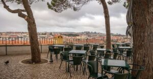 Lisbon: Old Town City Tour by Private Tuktuk - Rossio Square or Time Out Market: choosing an easy meeting point