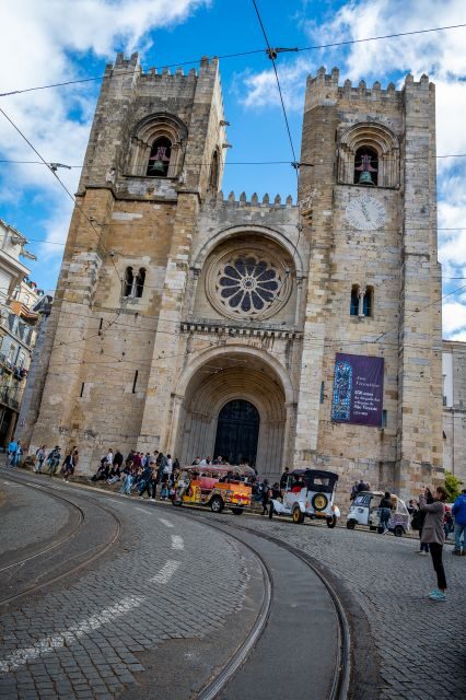 Lisbon: Old Town City Tour by Private Tuktuk - Alfama and the Pink Street quick-hit photo moments