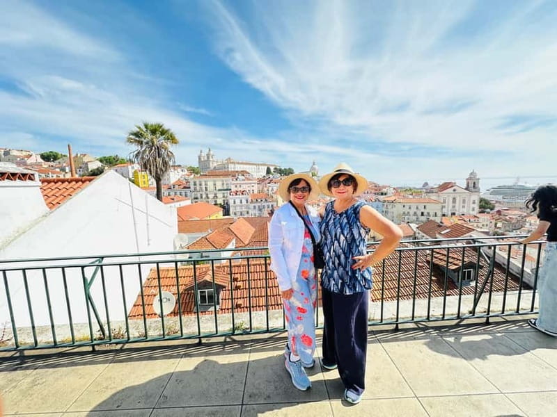 Lisbon: Old Town Tuk Tuk Tour - The guide can make (or break) a city viewpoint tour
